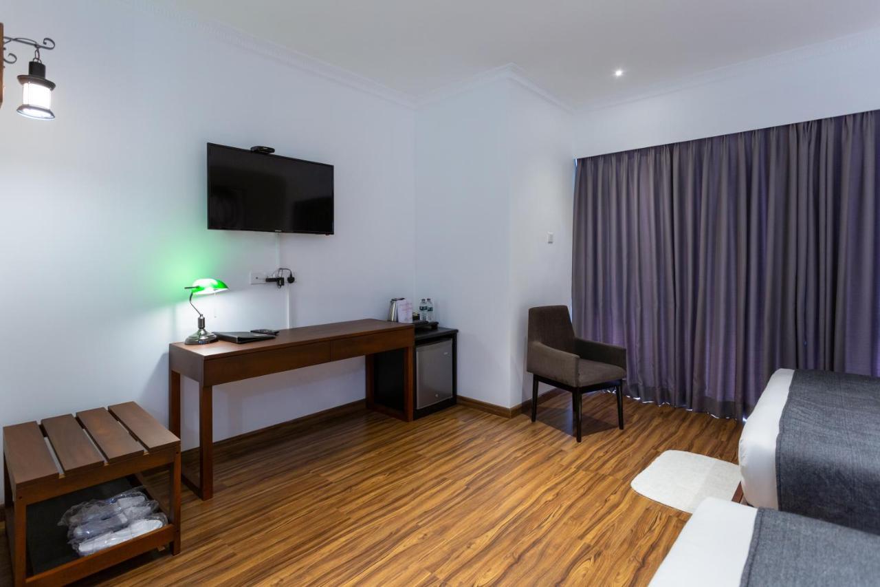 Hotel Grand Turf นูวาราเอลิยา ภายนอก รูปภาพ