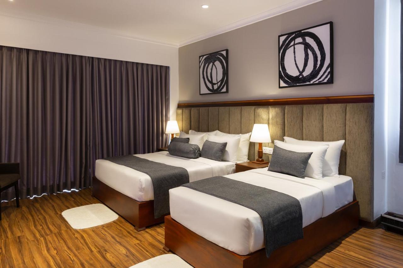 Hotel Grand Turf นูวาราเอลิยา ภายนอก รูปภาพ